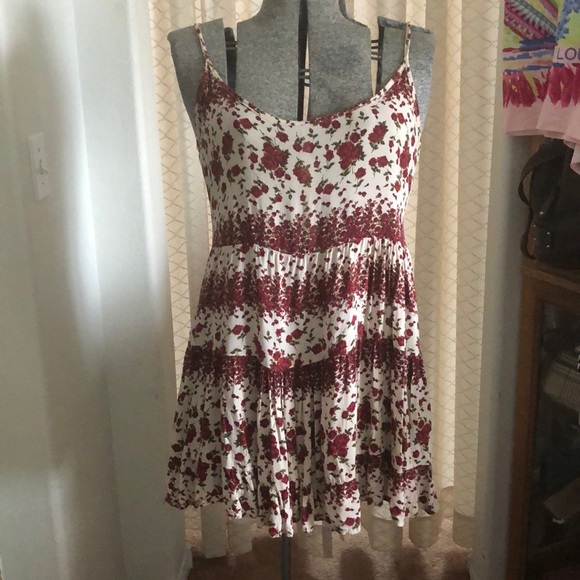 Brandy Melville Tops - Brandy Melville Tiered Rose Print Tank Camisole S